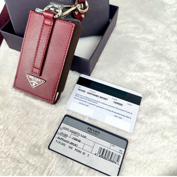 New Prada Saffiano Leather Card Holder in Red - Picture 2 of 3